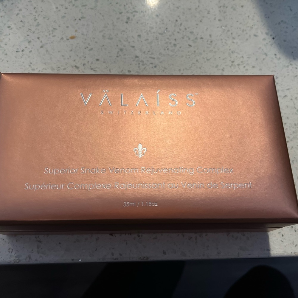 COPY - COPY - Valaiss superior snake venom rejuvenating eye serum